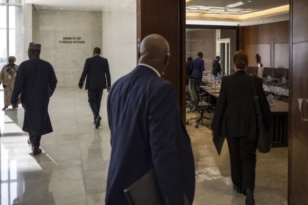 Crise entre Nigeria et Afrique du Sud : les violences xénophobes menacent des milliards d’échanges et ravivent le risque de représailles