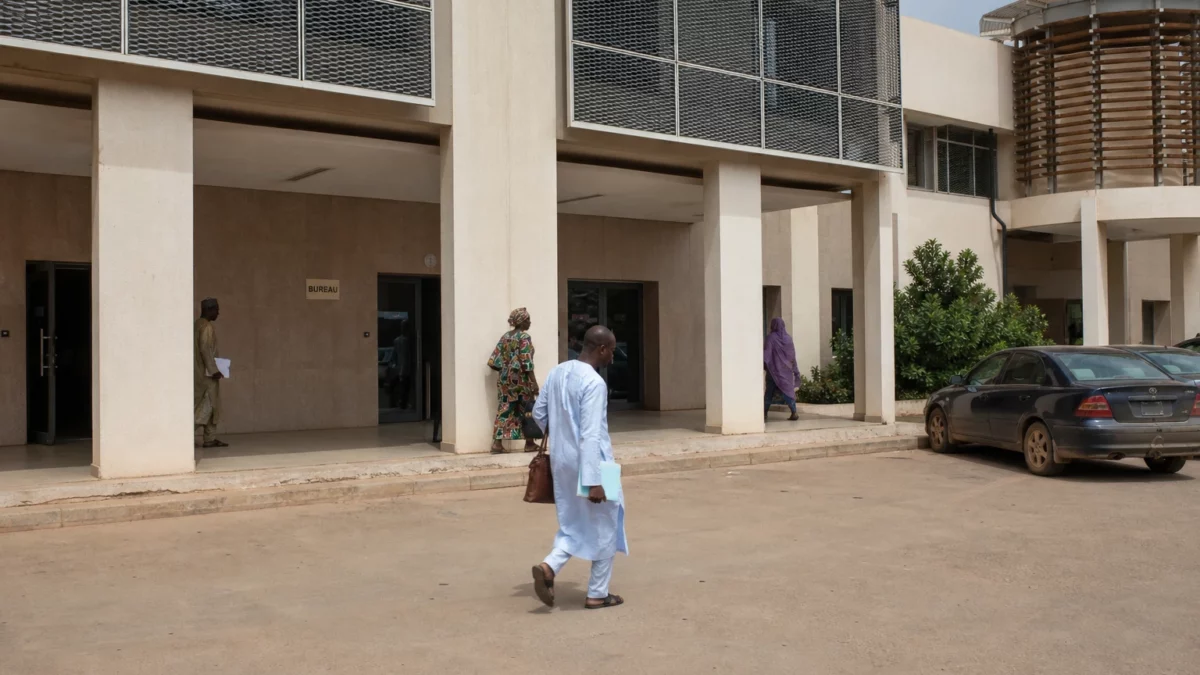 Au Niger, trois ans de transition militaire n’ont pas apaisé l’insécurité ni mis fin à la détention de Mohamed Bazoum