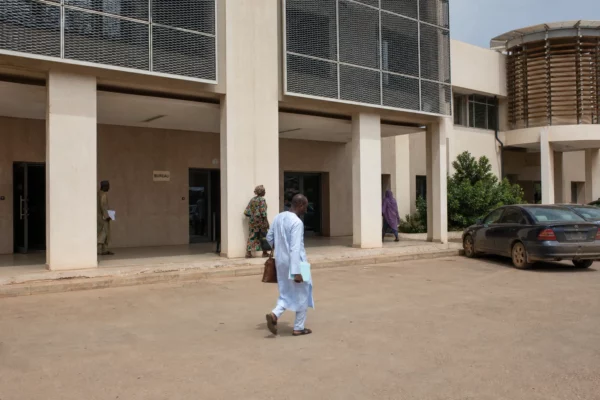 Au Niger, trois ans de transition militaire n’ont pas apaisé l’insécurité ni mis fin à la détention de Mohamed Bazoum