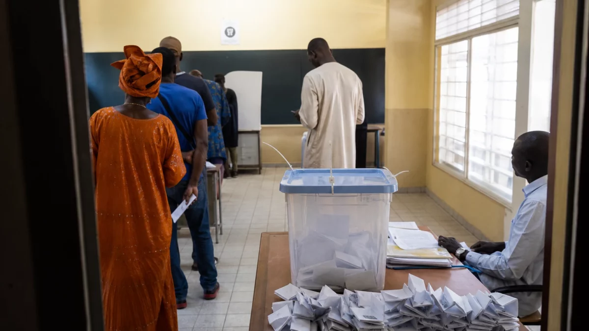 À Dakar, le bras de fer autour de Pape Thiaw révèle la bataille entre la FSF et l’État sénégalais sur son indemnité