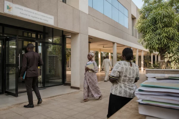 Au Burkina Faso, le CSC durcit le ton contre Canal+ pour imposer l’accès gratuit aux chaînes de la RTB
