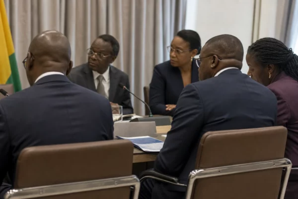 À Conakry, la coopération numérique avec le Rwanda ouvre de nouveaux chantiers pour l’IA et les services publics