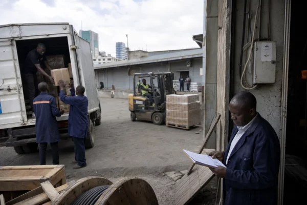 Au Kenya, le retour du courant révèle un réseau encore fragile après une coupure qui a touché Nairobi et plusieurs régions