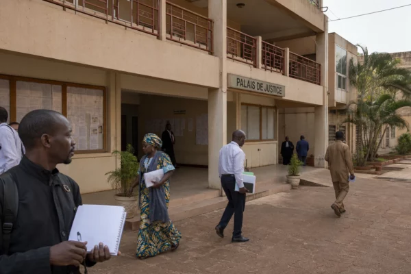 Mali : l’attaque d’Anéfis relance les accusations d’exécutions sommaires contre des soldats hors de combat