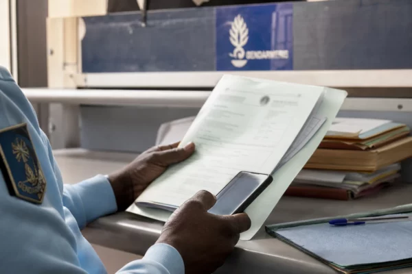 Au Cameroun, l’arrestation de Georges Gilbert Baongla relance le dossier sensible de sa filiation revendiquée avec Paul Biya