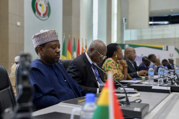 Le gazoduc Nigeria-Maroc gagne un feu vert politique, mais son financement et son tracé restent à sécuriser