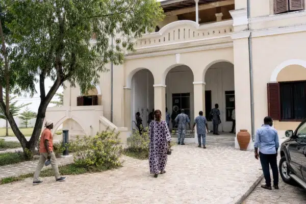 Grand-Bassam transforme son patrimoine en moteur culturel et touristique pour la Côte d’Ivoire