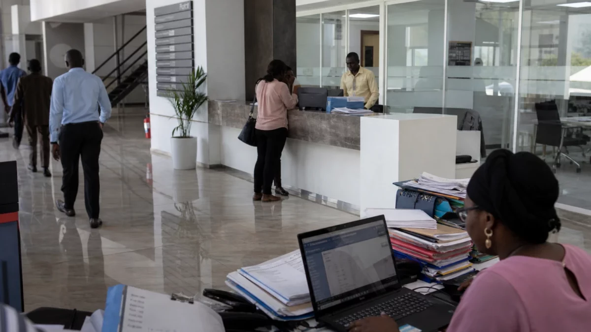 À Conakry, la Guinée mise sur une taxe numérique pour capter les revenus des plateformes sans freiner les usages
