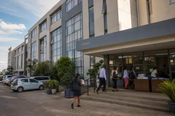 Minéraux critiques en Afrique : quotas, graphite et cobalt redessinent le pouvoir des États producteurs