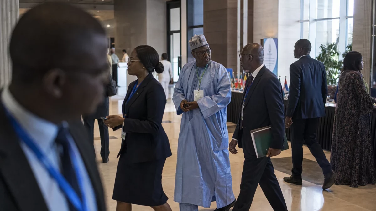 À Dakar, Diomaye Faye transforme sa coalition en parti et rebat les cartes de la majorité sénégalaise