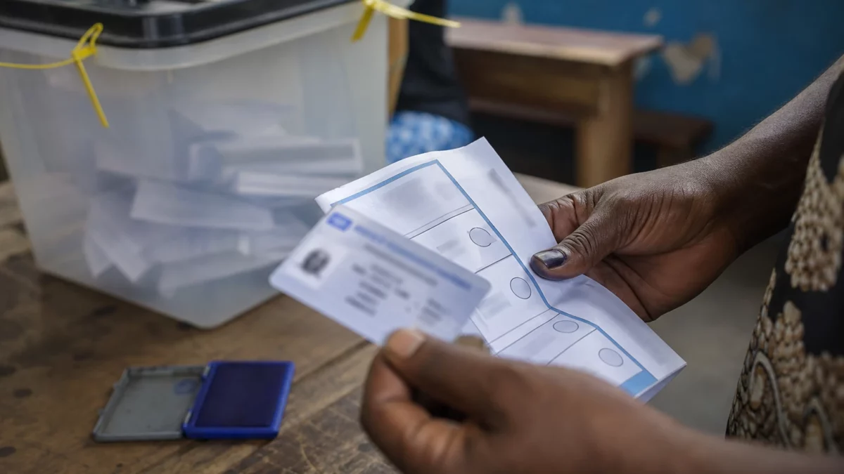 En RDC, le débat sur le référendum constitutionnel ravive les soupçons d’un troisième mandat autour de Tshisekedi