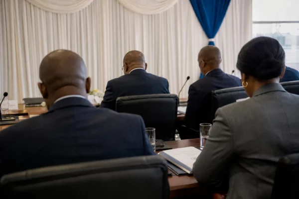 Référendum en RDC : la bataille constitutionnelle entre Tshisekedi, opposition et Cour s’installe à Kinshasa
