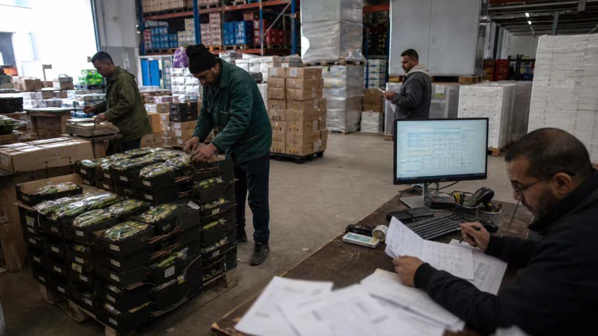 Surtaxe américaine au Maroc : l’industrie encaisse, le phosphate reste protégé et les exportateurs doivent revoir leur stratégie