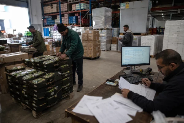 Surtaxe américaine au Maroc : l’industrie encaisse, le phosphate reste protégé et les exportateurs doivent revoir leur stratégie