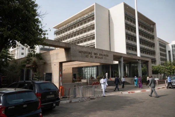 Sénégal : l’éventuel recours à Lazard révèle l’ampleur d’une dette devenue ingérable pour Dakar