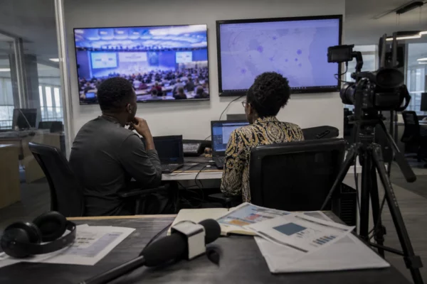 À Rio, une carte Afrique États-Unis mal conçue expose le recul de la rigueur américaine dans la lutte contre le sida
