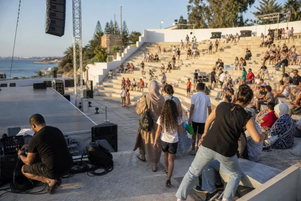 En Tunisie, Nordo transforme les grands festivals d’été en preuve de légitimité pour le rap populaire