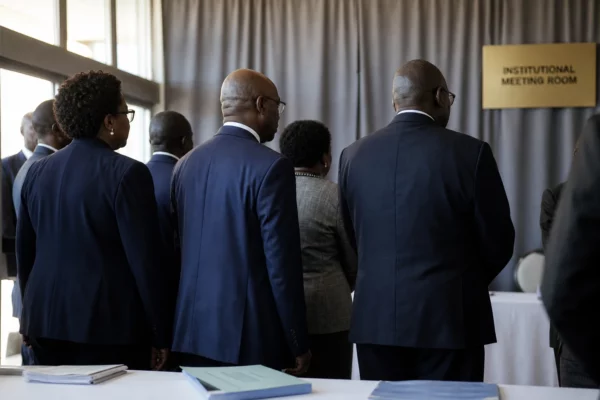 En Ouganda, Kampala transforme le nettoyage mensuel en test de discipline civique et de santé publique