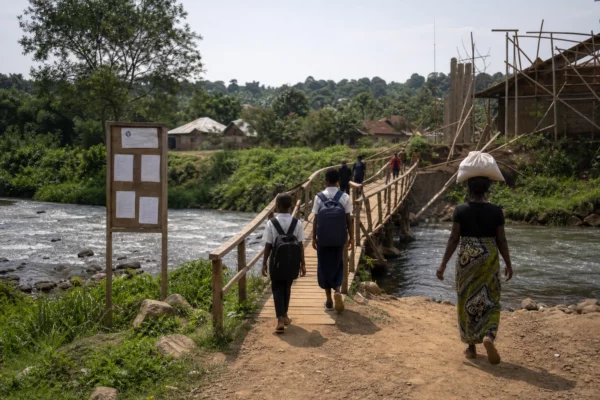 À Walikale, un pont effondré révèle le gouffre entre la richesse minière et des infrastructures toujours en ruine