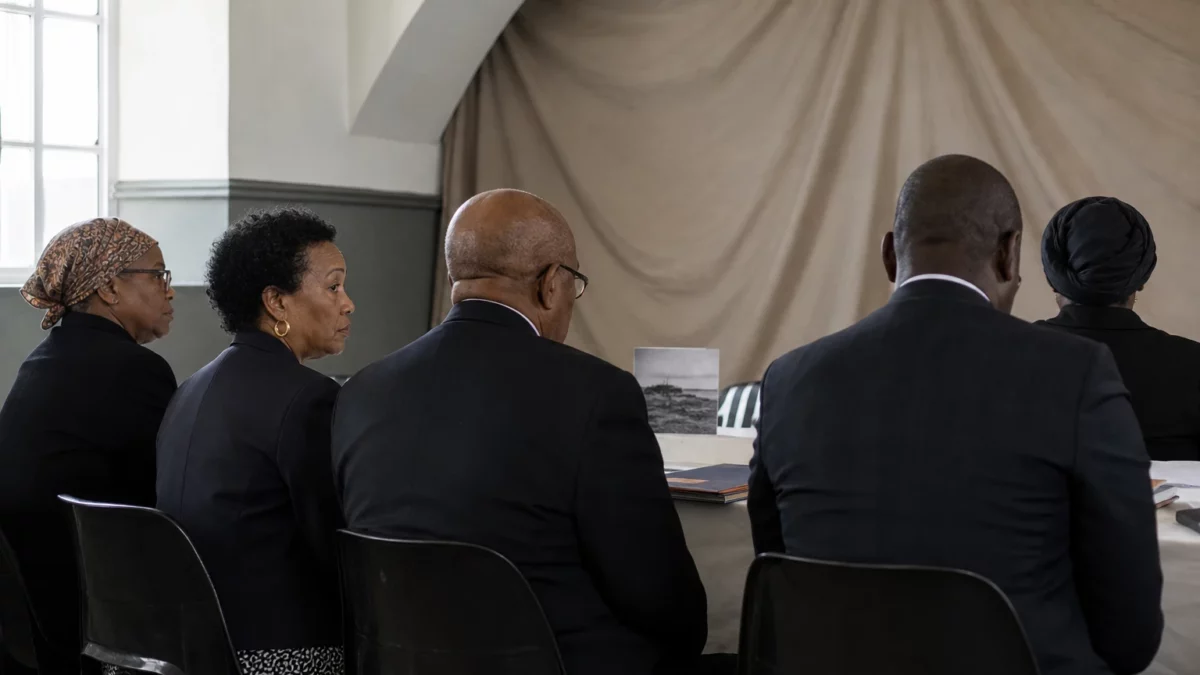 En Namibie, une création électro transforme Shark Island en rappel concret du génocide des Herero et Nama