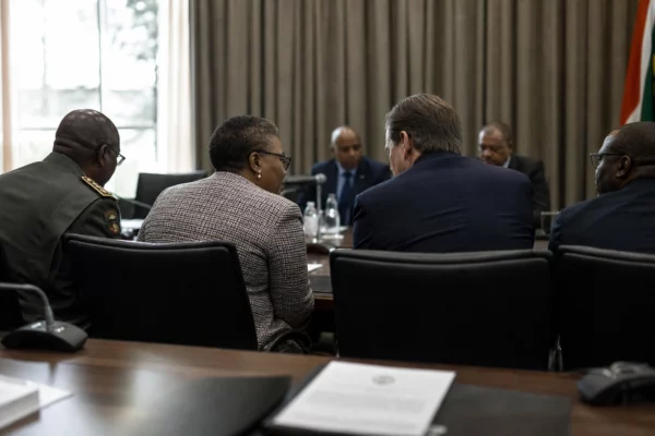 À Pretoria, la visite militaire en Russie relance le débat sur la cohérence diplomatique de l’Afrique du Sud