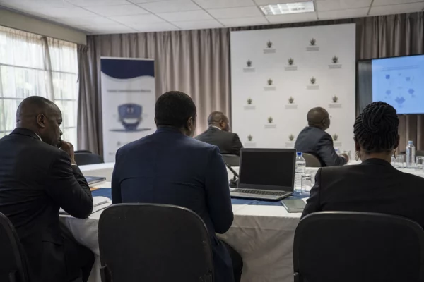 Au Zimbabwe, les enfants en ligne gagnent une protection plus stricte face aux risques numériques