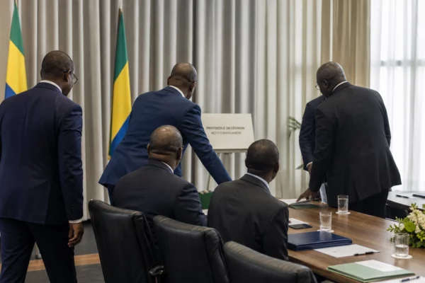 Au Gabon, le dossier du manganèse devient le test décisif d’une stratégie de transformation industrielle et ferroviaire