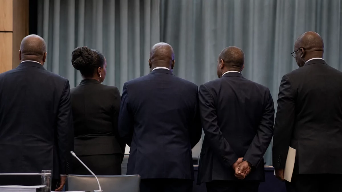 En Afrique du Sud, Ramaphosa gagne du temps sur l’affaire Phala Phala, mais la procédure de destitution reste ouverte