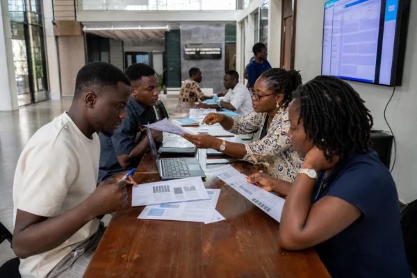 À Freetown, la Sierra Leone mise sur les biens publics numériques pour former ses développeurs de demain
