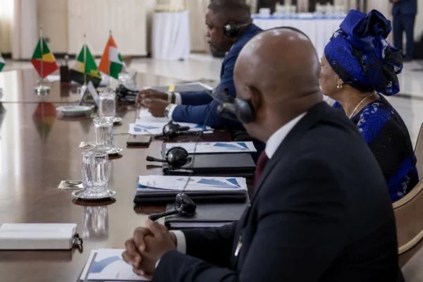 Le Bénin cherche un appui industriel algérien pour accélérer ses chantiers électriques et réduire sa dépendance énergétique