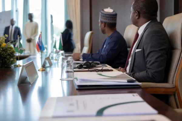 Au Nigeria, l’appel d’offres pétrolier révèle l’attrait des investisseurs et les limites des bassins frontaliers