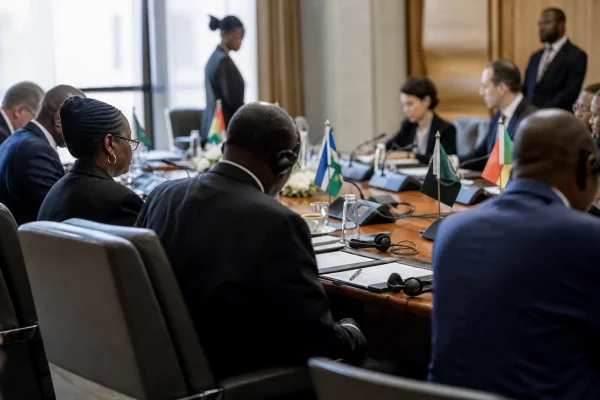 Ebola, incendie d’orphelinat et diplomatie franco-marocaine : l’Afrique face à des crises qui s’entrecroisent