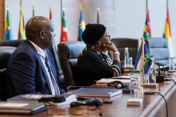 L’Afrique subsaharienne doit absorber un nouveau choc énergétique alors que le détroit d’Ormuz se referme sur le pétrole