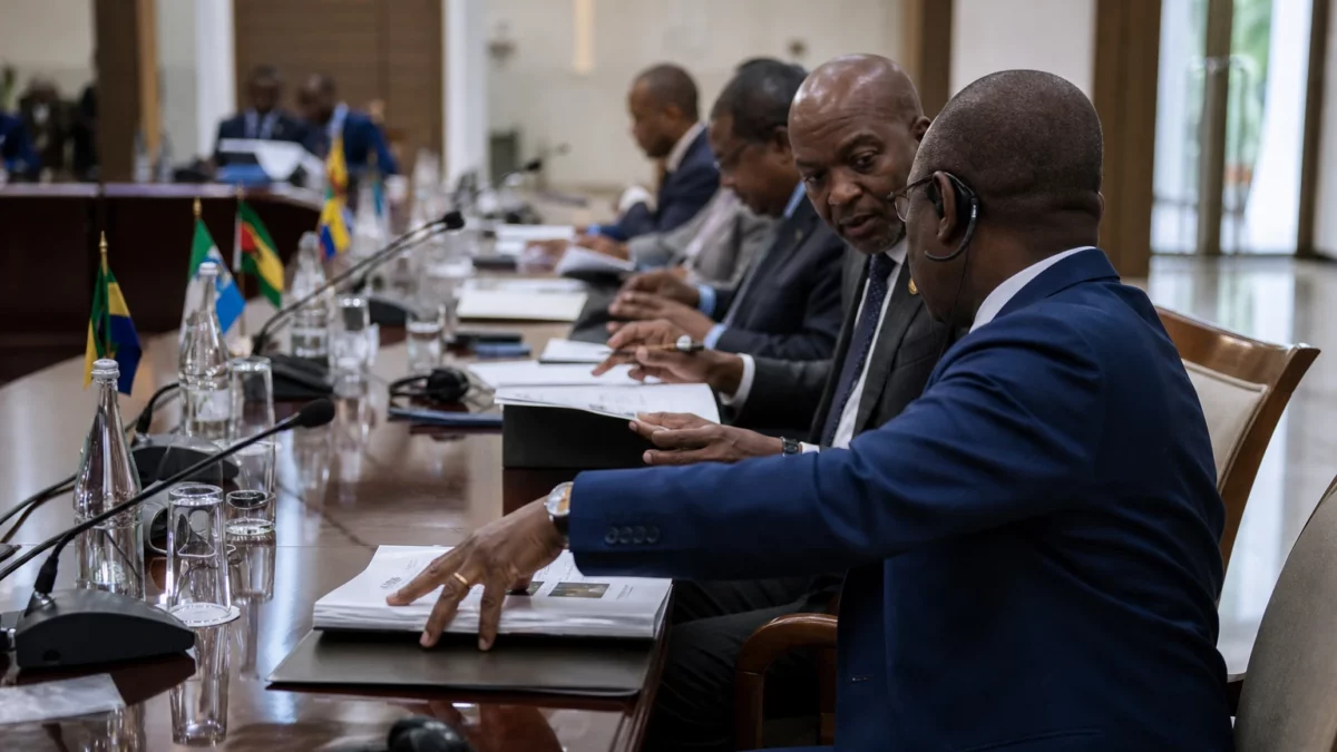 Au Gabon, la visite d’Oligui Nguema en France se heurte au dossier Bilie-By-Nze et aux attentes démocratiques