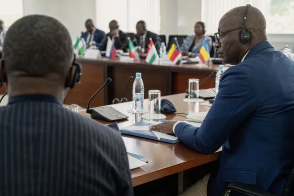 En Côte d’Ivoire, la règle des cheveux courts à l’école se heurte à une pétition pour les cheveux naturels