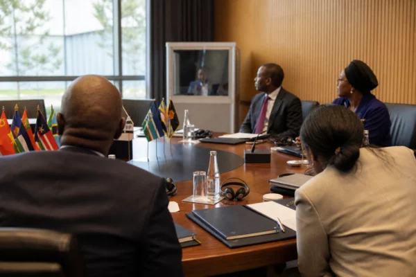 Comment la traduction redonne une place centrale aux voix africaines entre langues, droits et mémoire