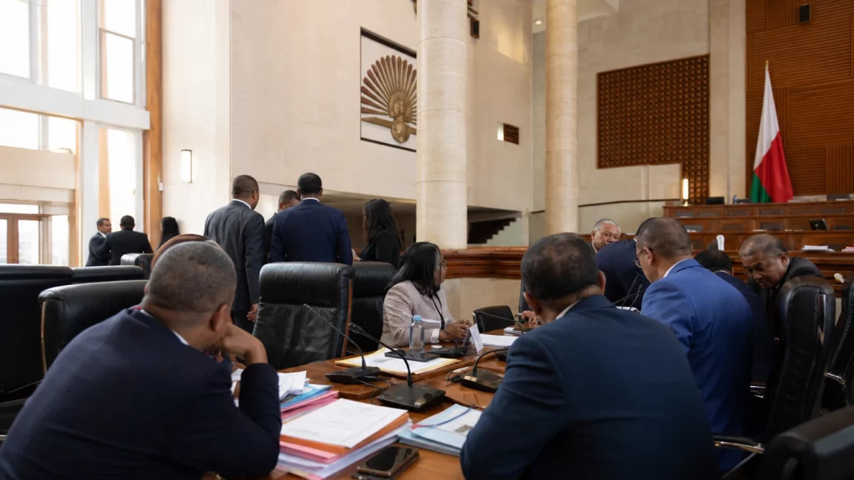 Madagascar : le ralliement de 80 députés renforce la transition et resserre l’emprise du pouvoir à Antananarivo