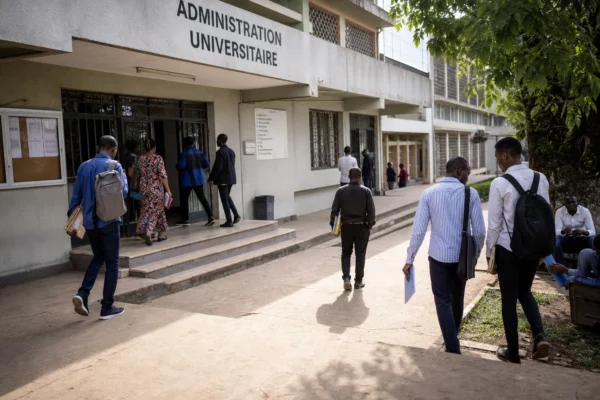 En RDC, Kinshasa suspend les études à Goma et Bukavu pour reprendre la main sur l’Est congolais