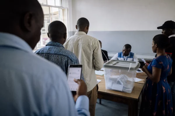 En RDC, le satellite sur smartphone bute encore sur le vrai verrou de l’accès numérique massif