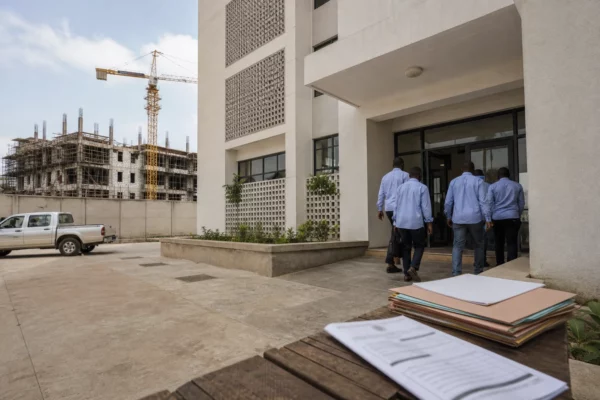 À Conakry, l’effondrement d’un immeuble relance l’urgence d’un vrai contrôle des chantiers dans la capitale guinéenne