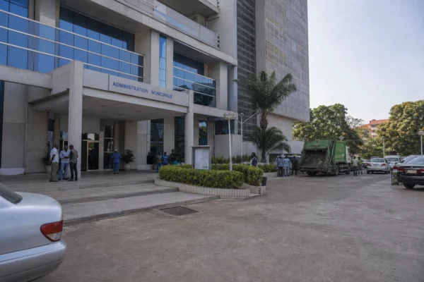 À Conakry, la visite de Doumbouya relance le dossier explosif de la décharge de Dar-es-Salam