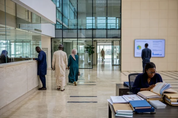 Au Sénégal, le carburant reste cher malgré Sangomar entre taxes lourdes, subventions et dépendance au raffinage