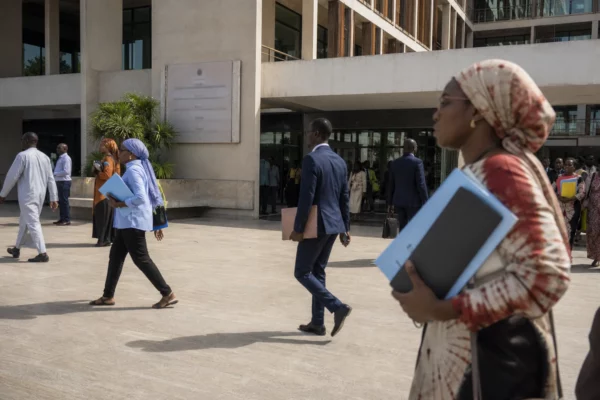 Sanctions contre la CPI : Dakar défend l’indépendance judiciaire et soutient son magistrat visé