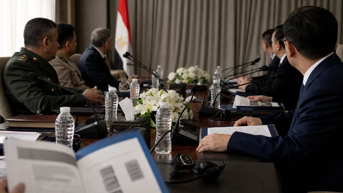 En Égypte, les manœuvres aériennes sino-égyptiennes confirment un rapprochement militaire de plus en plus assumé