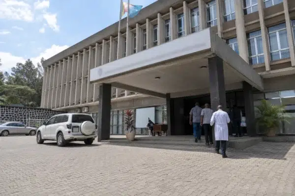 En RDC, le M23 restreint les déplacements pour freiner Ebola dans l’est, entre sécurité et urgence sanitaire