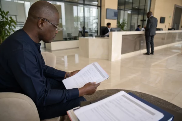 Afrique de l’Ouest : la BAD révèle pourquoi l’épargne locale ne se transforme pas en routes, usines et emplois