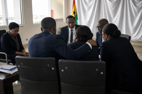 Au Ghana, un rapatriement d’Afrique du Sud tourne au drame à l’aéroport d’Accra et interroge la protection consulaire