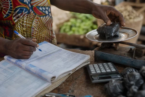 En Afrique, l’IA redistribue déjà les emplois entre gain de productivité, sous-traitance numérique et risque d’éviction