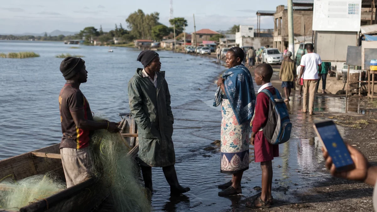 Au Kenya, la montée du lac Baringo menace les villages et rapproche crocodiles et hippopotames des habitations