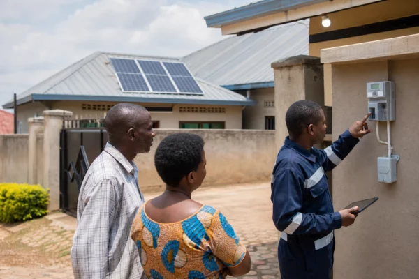 Au Rwanda, le solaire des ménages pourrait alimenter le réseau national et alléger la facture d’électricité